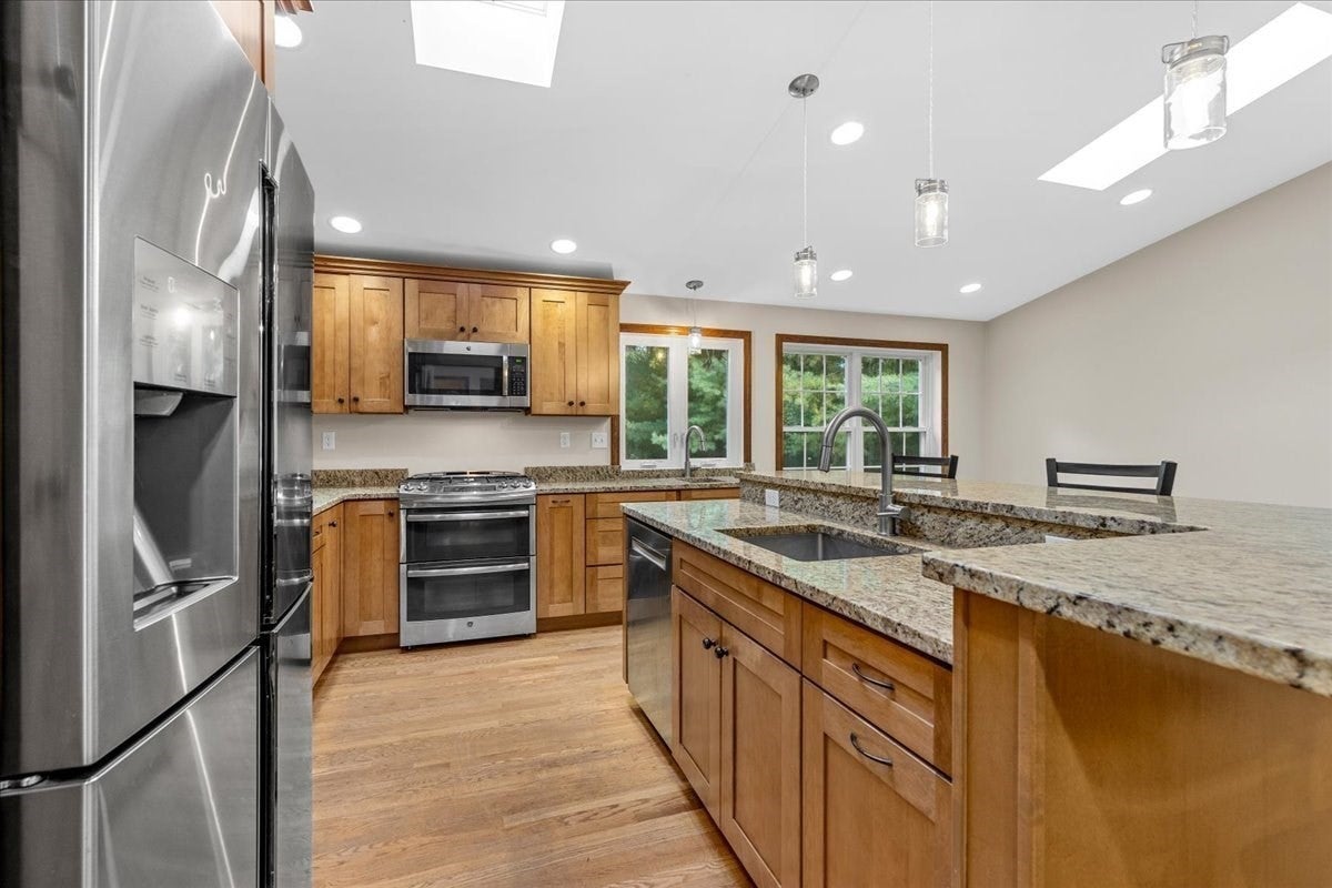 6 Holloway Brook Rd, Lakeville, MA, 6 Holloway Brook Rd, Lakeville, MA Photo #4