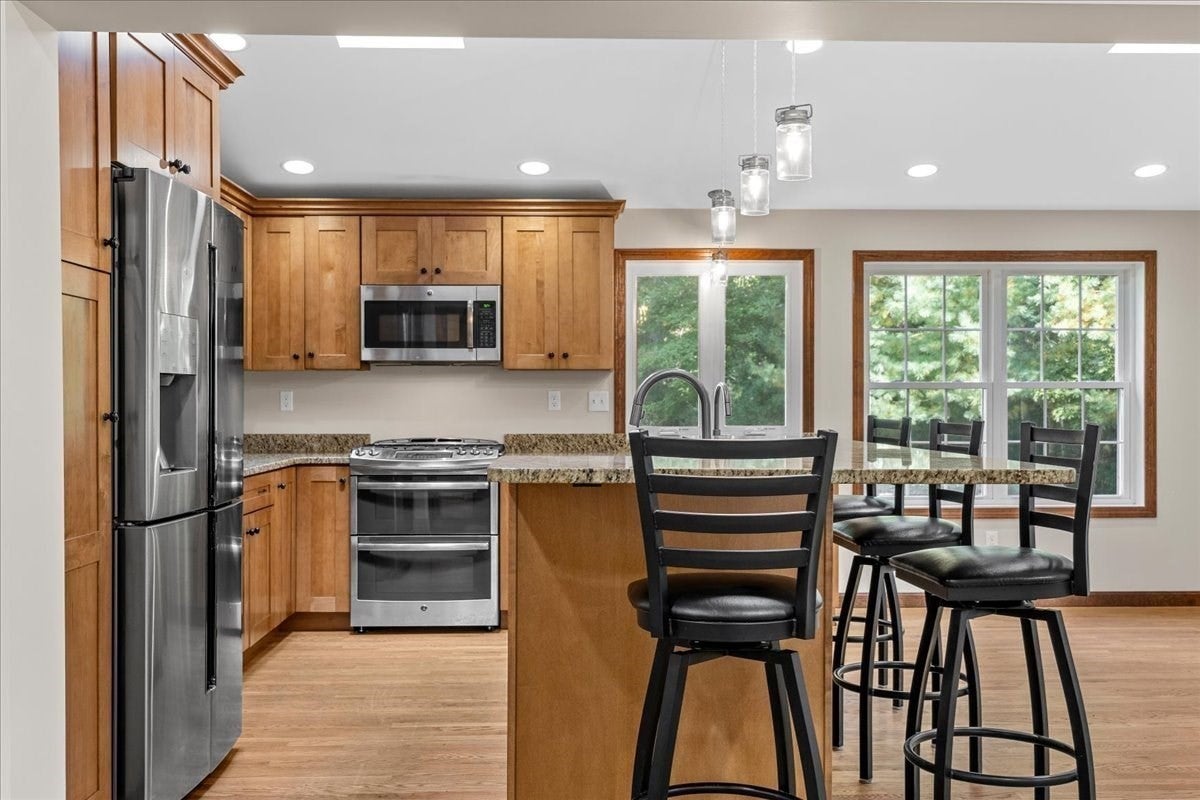 6 Holloway Brook Rd, Lakeville, MA, 6 Holloway Brook Rd, Lakeville, MA Photo #5