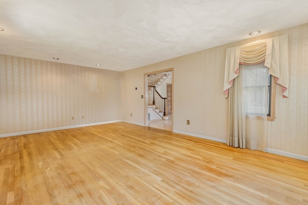 16 Bobolink Street, Boston, MA Photo #17
