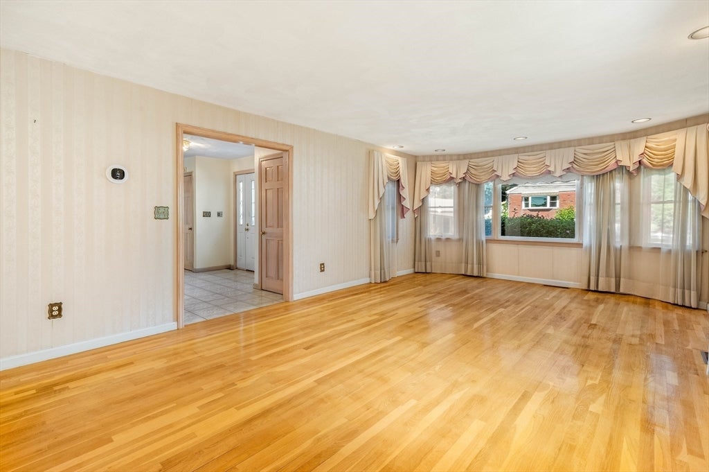 16 Bobolink Street, Boston, MA Photo #16