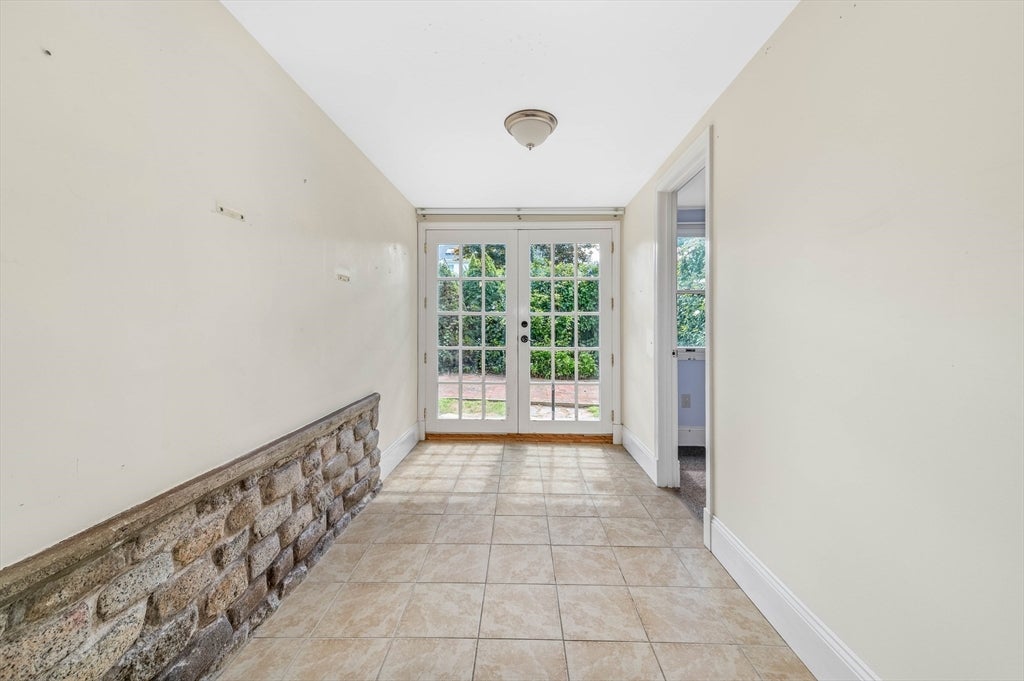 16 Bobolink Street, Boston, MA Photo #32