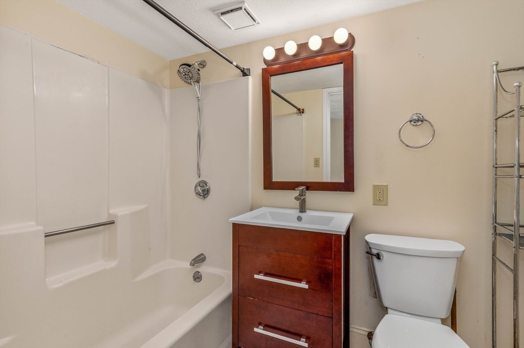 16 Bobolink Street, Boston, MA Photo #26