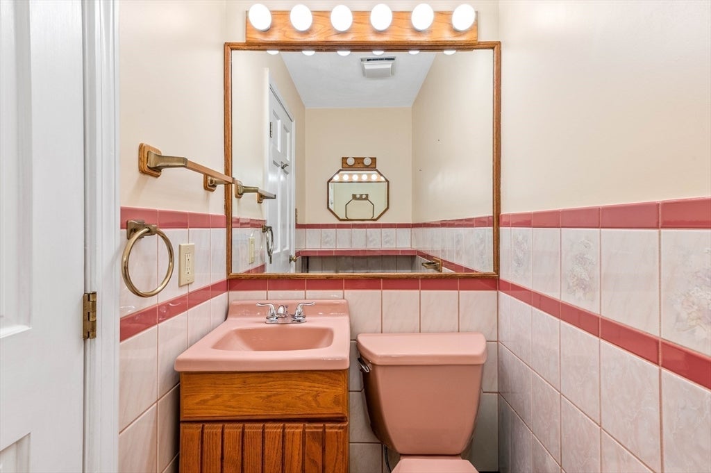 16 Bobolink Street, Boston, MA Photo #18