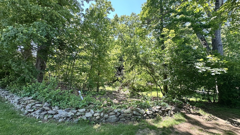 77 Gregory Dr