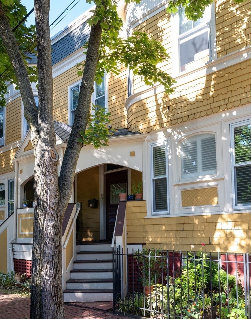 Photo of 199-201 Hamilton Street, Cambridge, MA