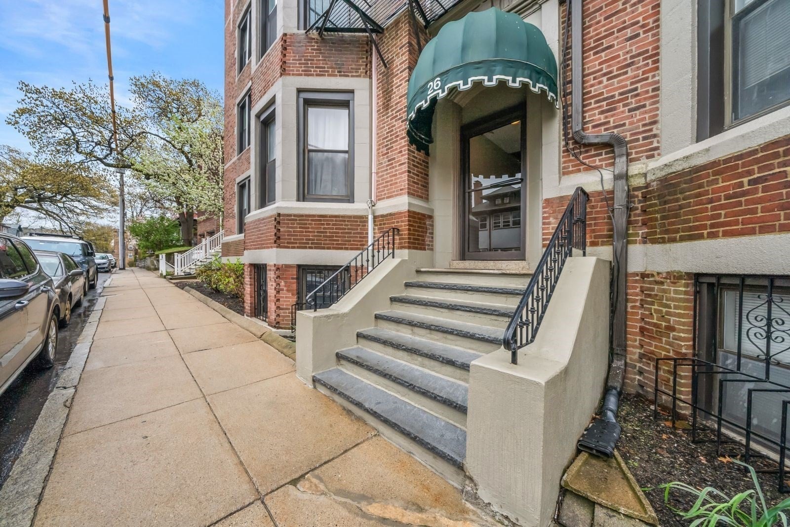 26 Commonwealth Ter 19