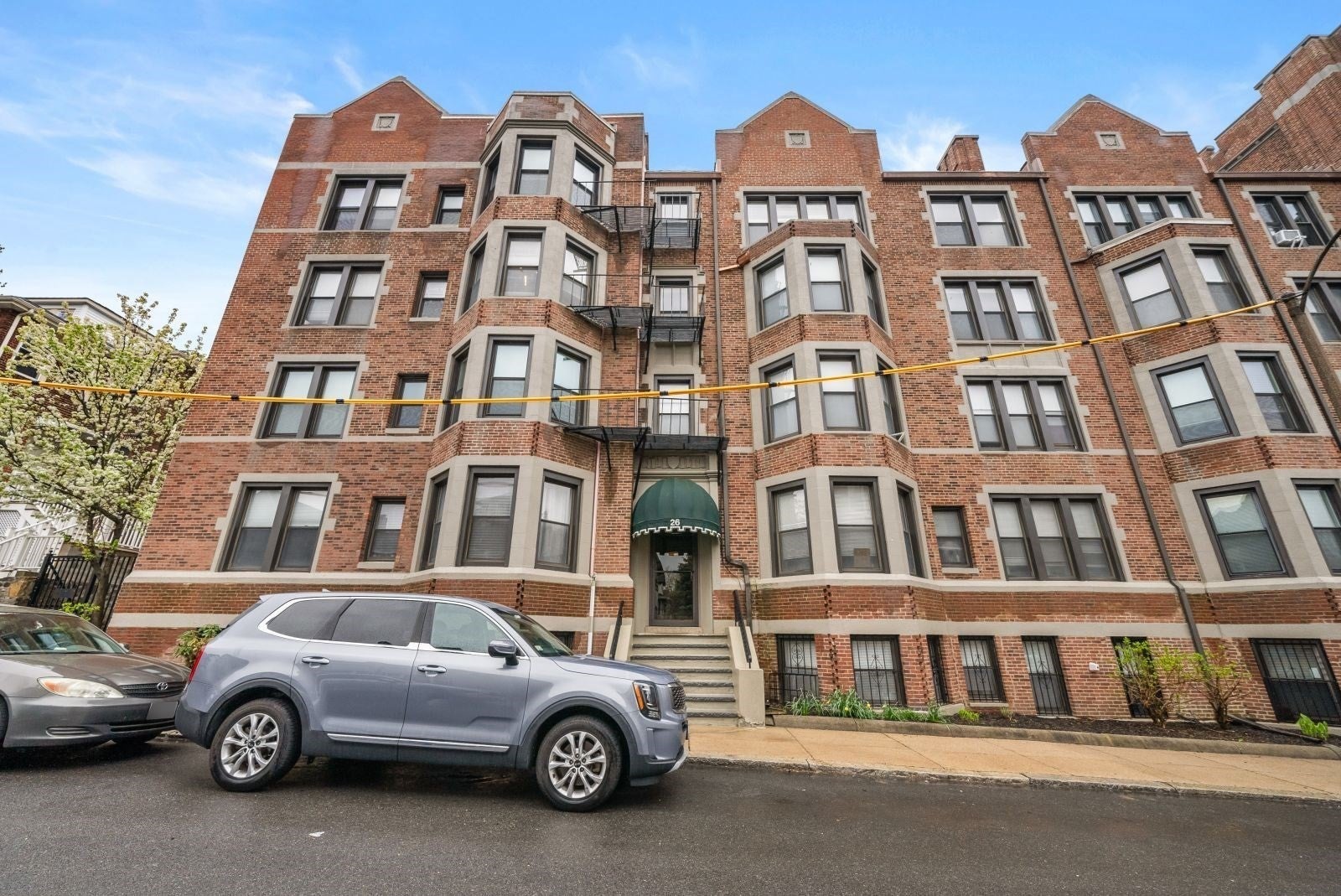 26 Commonwealth Ter 19