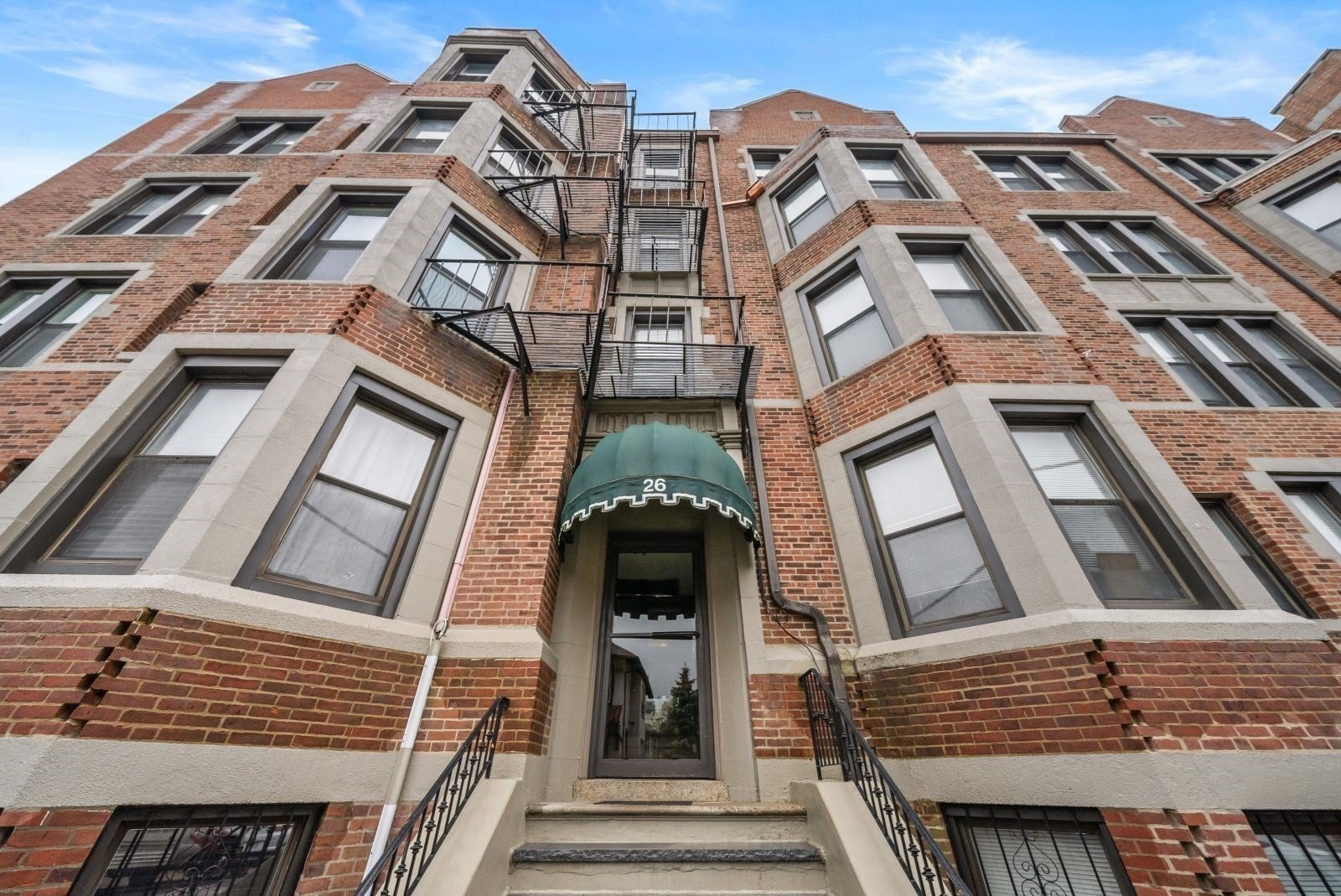 26 Commonwealth Ter 19