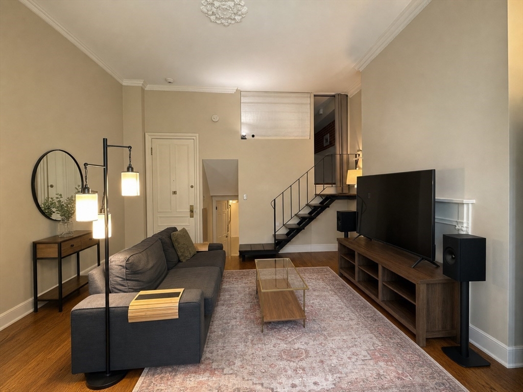 315 Beacon St 5
