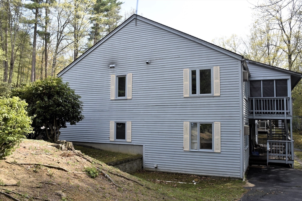 18 Maria Ave A