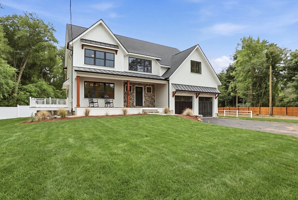 158 Lake St