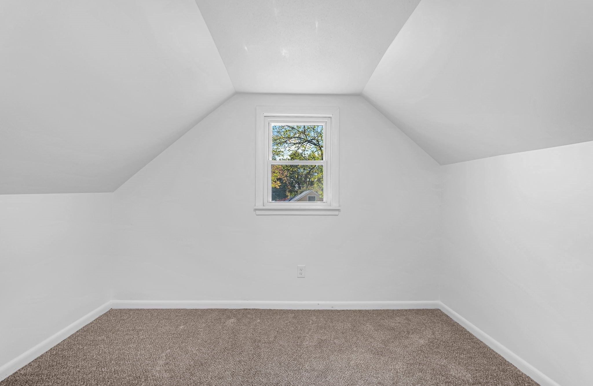 13 Mount Royal St, Chicopee, MA Photo #25
