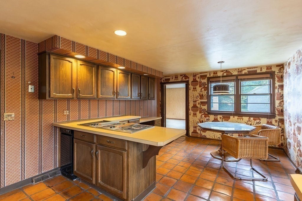 15 Casey ST, Canton, MA, 15 Casey ST, Canton, MA Photo #12