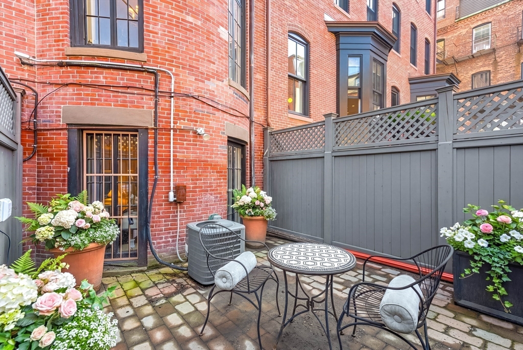 319 Marlborough Street 1