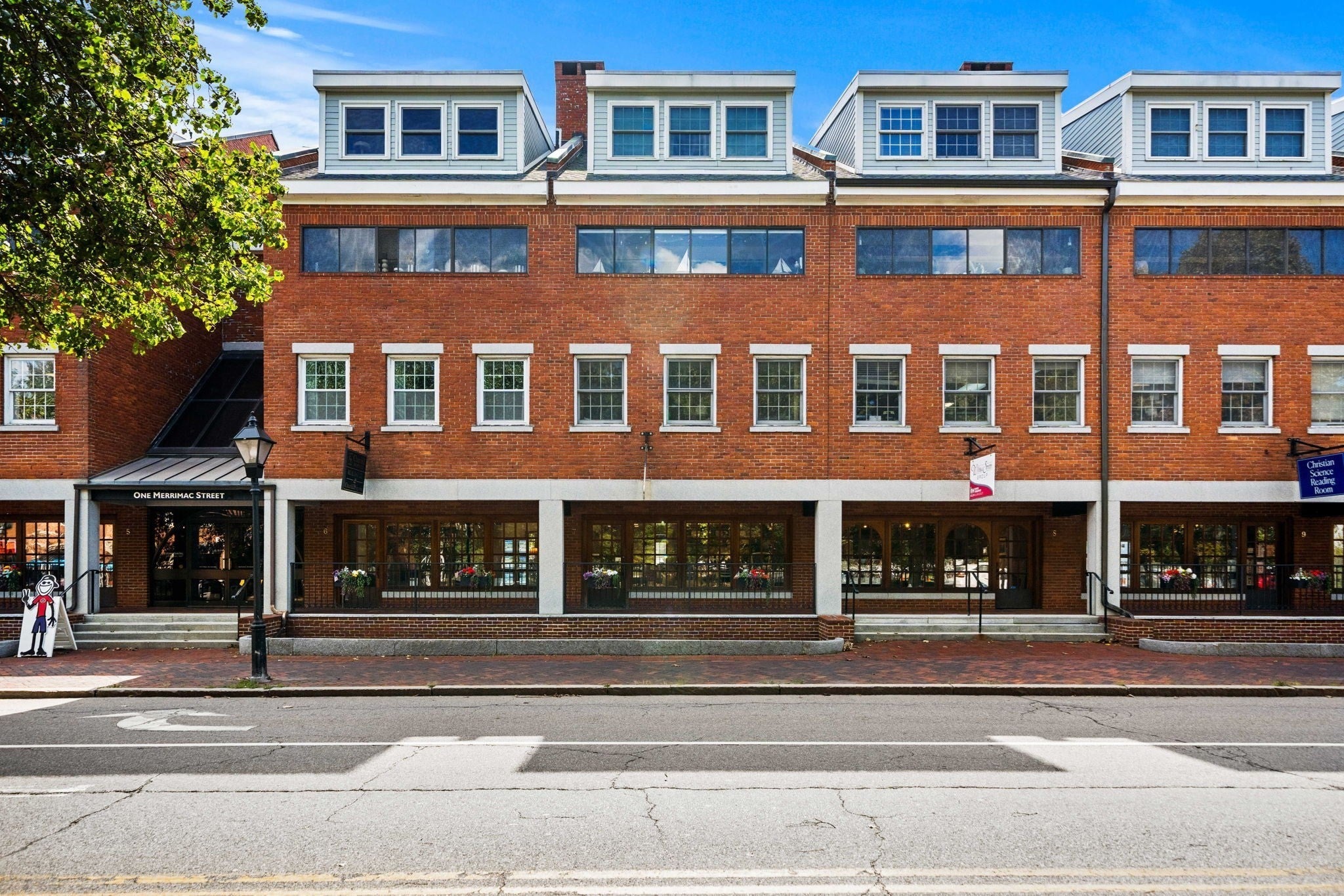 1 Merrimac Street 7