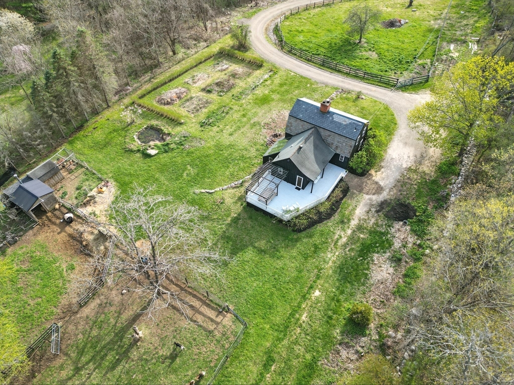 16 Ellis Rd