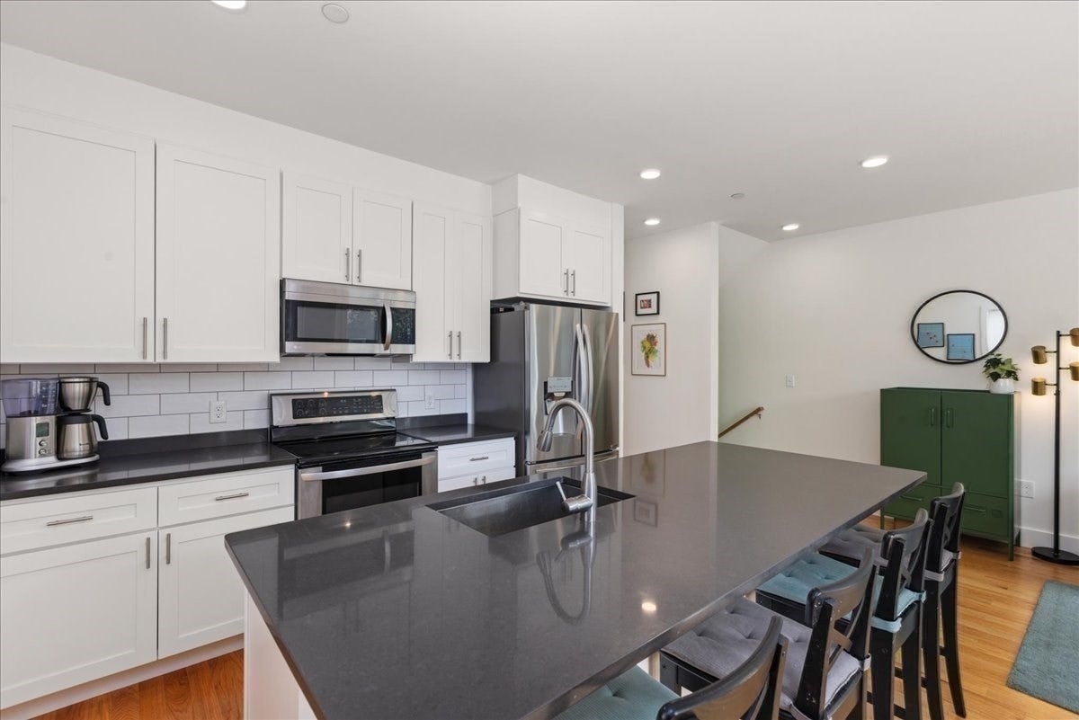38 Colonial Ave #2, Boston, MA Photo #8
