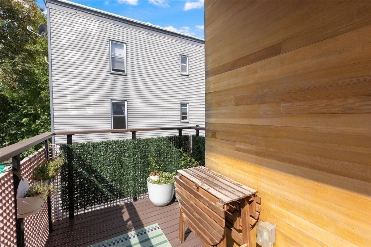 38 Colonial Ave #2, Boston, MA Photo #11