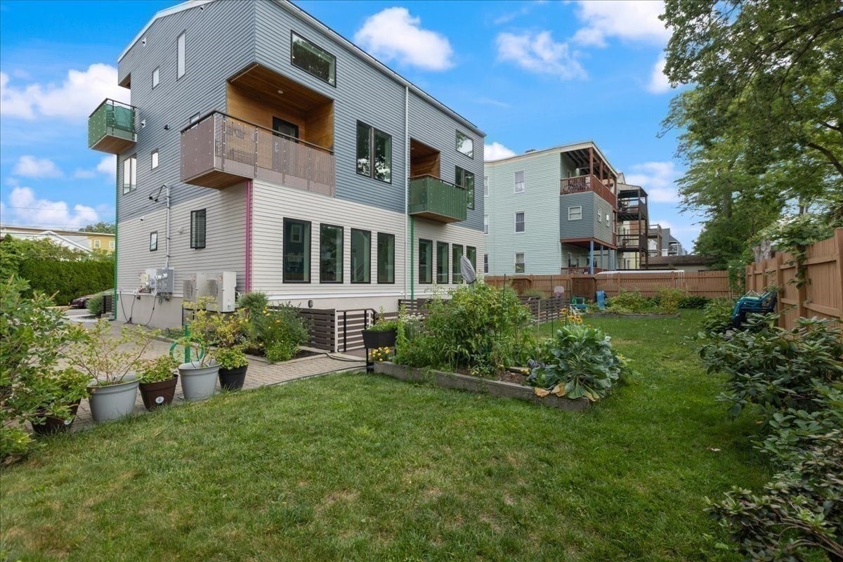 38 Colonial Ave #2, Boston, MA Photo #35