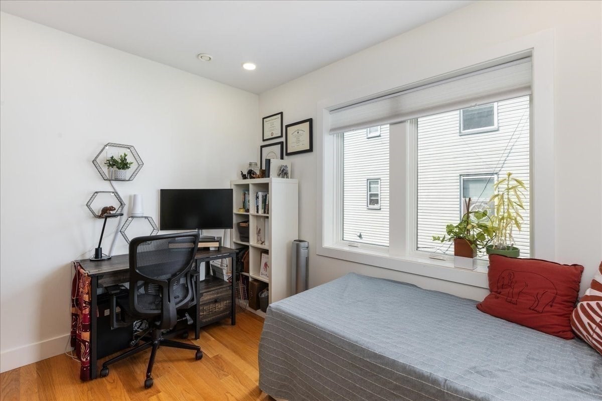 38 Colonial Ave #2, Boston, MA Photo #14