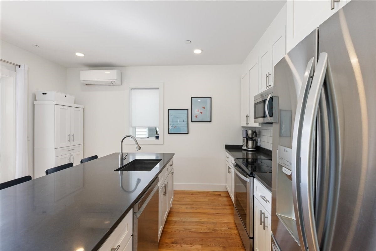 38 Colonial Ave #2, Boston, MA Photo #9