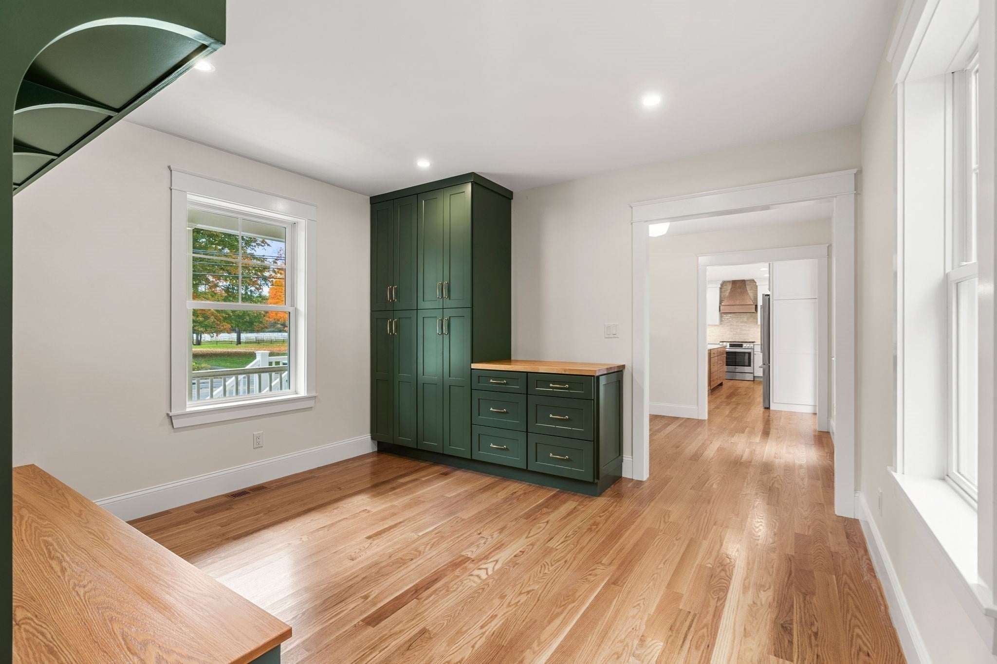 238 E Main St