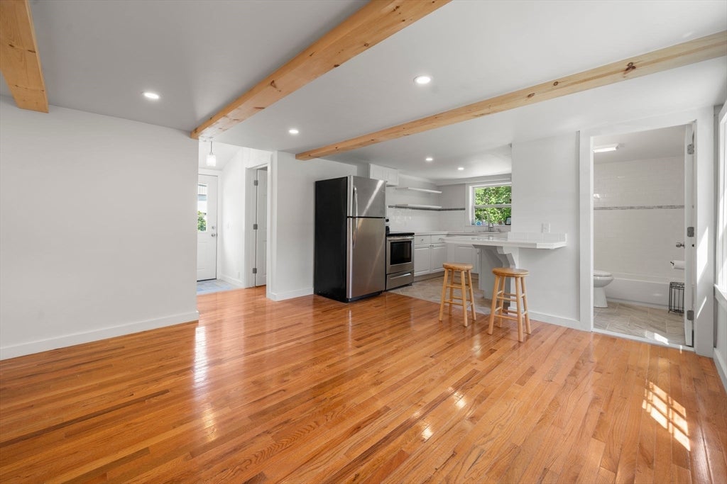 29 Sandwich Rd, Wareham, MA, 29 Sandwich Rd, Wareham, MA Photo #3