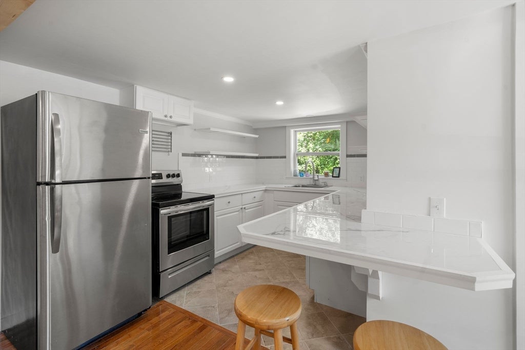 29 Sandwich Rd, Wareham, MA, 29 Sandwich Rd, Wareham, MA Photo #6