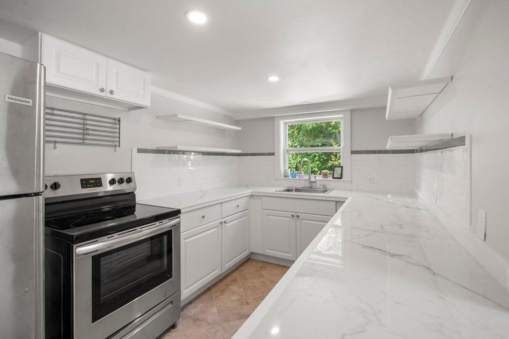 29 Sandwich Rd, Wareham, MA, 29 Sandwich Rd, Wareham, MA Photo #7