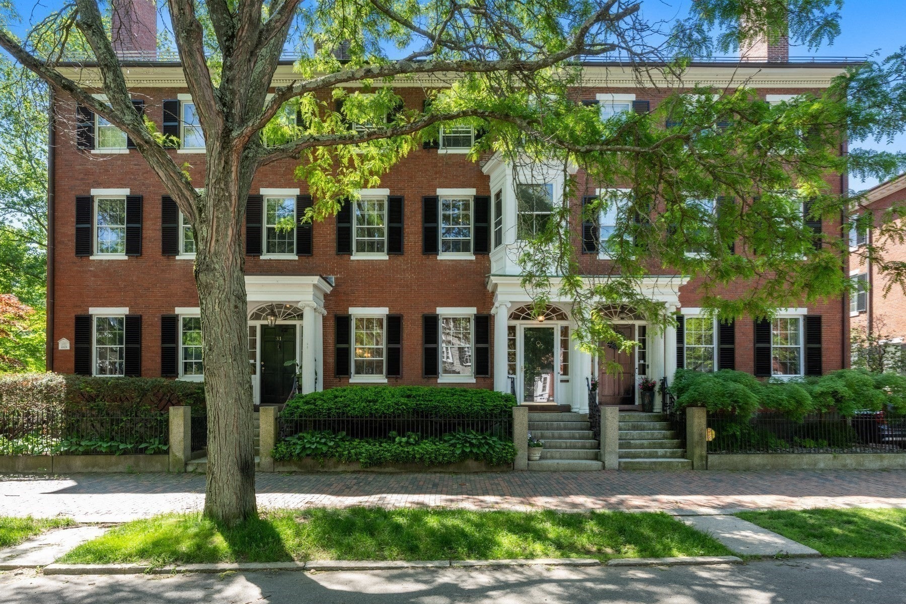 33 Chestnut St