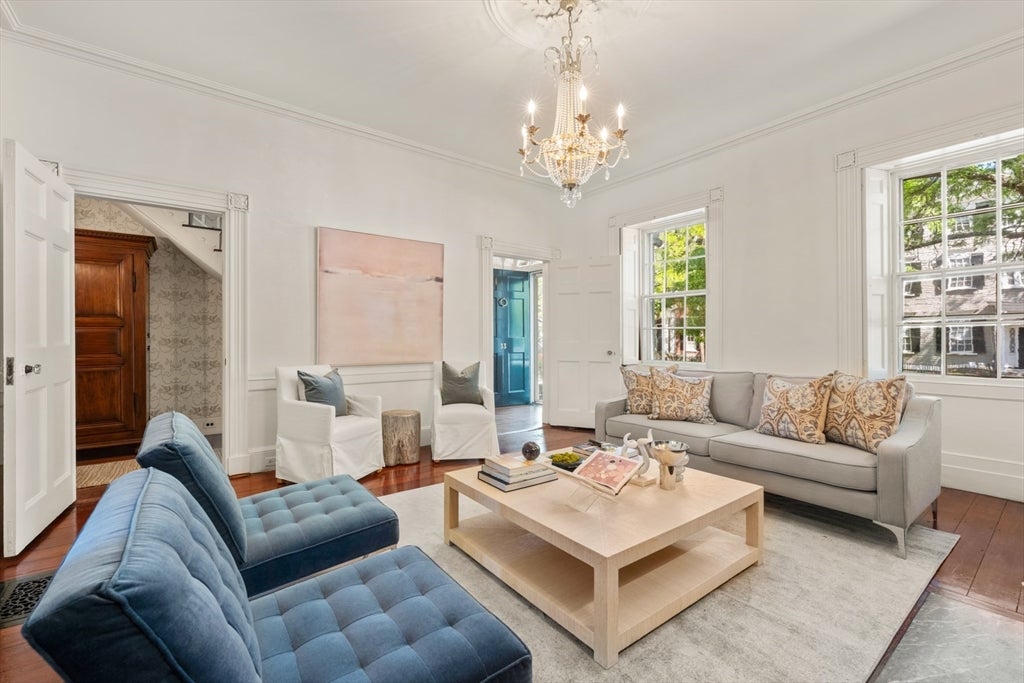 33 Chestnut St