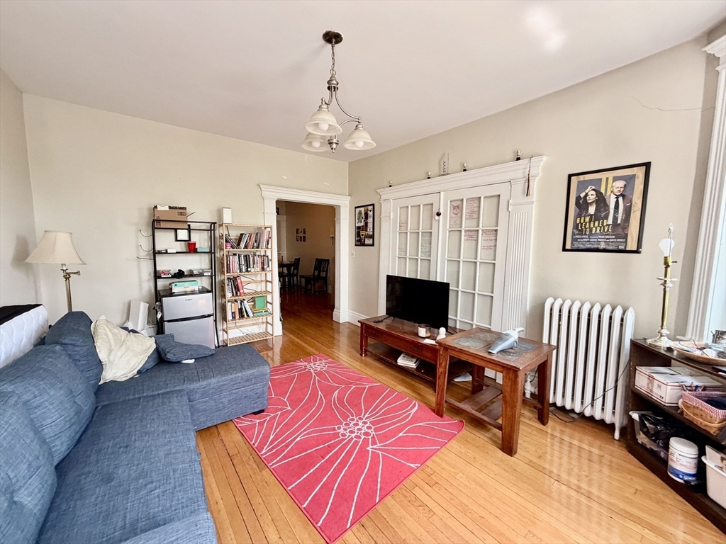Click for 1721 Commonwealth Ave #3, Boston, MA slideshow