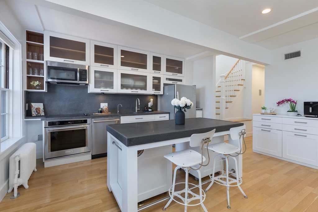 21 W Cedar St 3