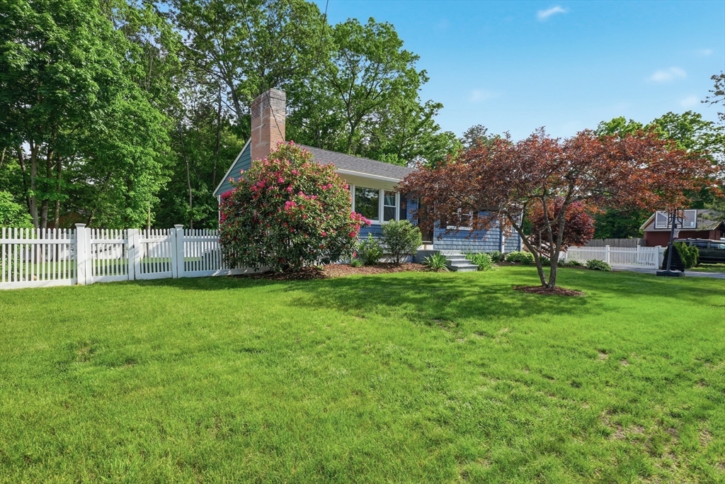 2 Fairmeadow Rd