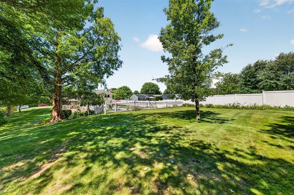 6 Topaz Ln, Dartmouth, MA, 6 Topaz Ln, Dartmouth, MA Photo #39