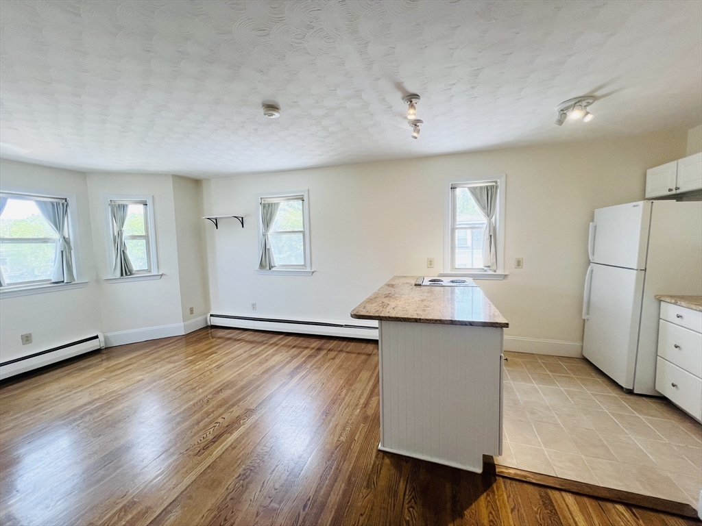 189 Concord Ave 3