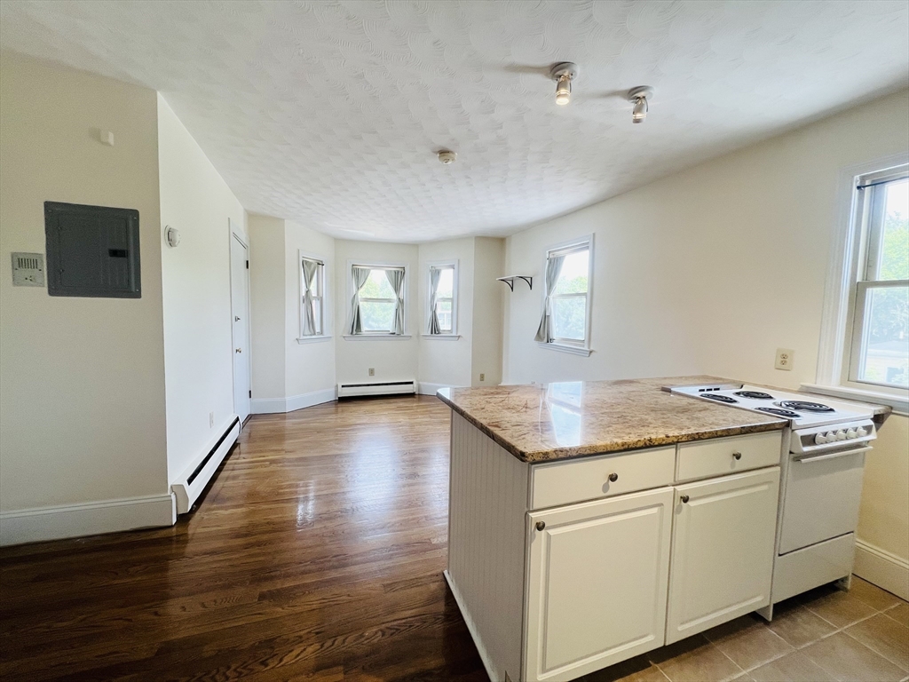 189 Concord Ave 3