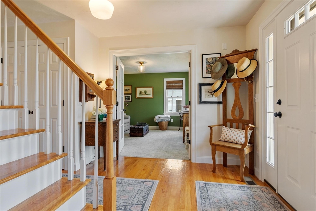 52 Woodside Ave
