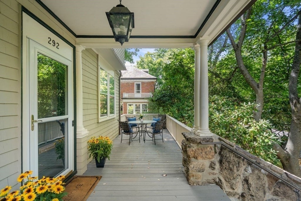 292 Clinton Rd