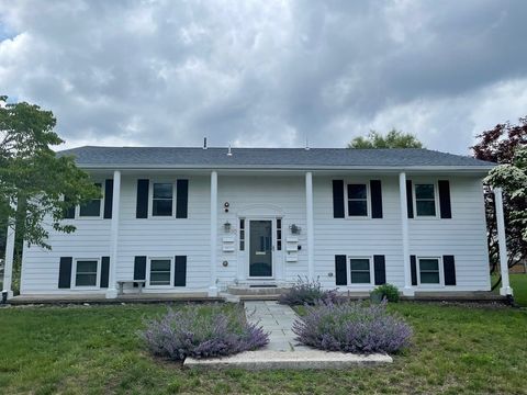 Photo of 30 Elmwood Park, Quincy, MA 02171 (MLS # 73485706)