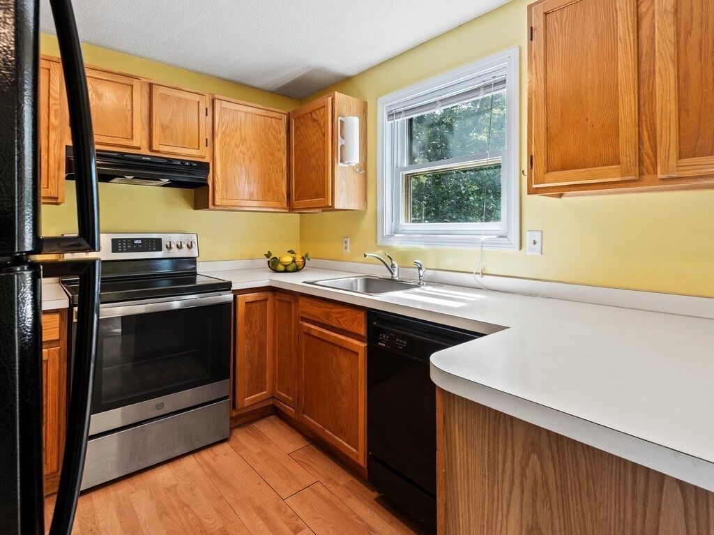 Winchendon, Massachusetts 01475, United States, 2 Bedrooms Bedrooms, ,2 BathroomsBathrooms,Residential,Active,199573