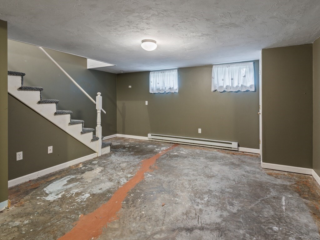 Winchendon, Massachusetts 01475, United States, 2 Bedrooms Bedrooms, ,2 BathroomsBathrooms,Residential,Active,199573