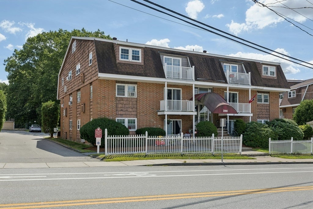 244 Mount Vernon St #9, Lawrence, MA, 244 Mount Vernon St #9, Lawrence, MA Photo #1