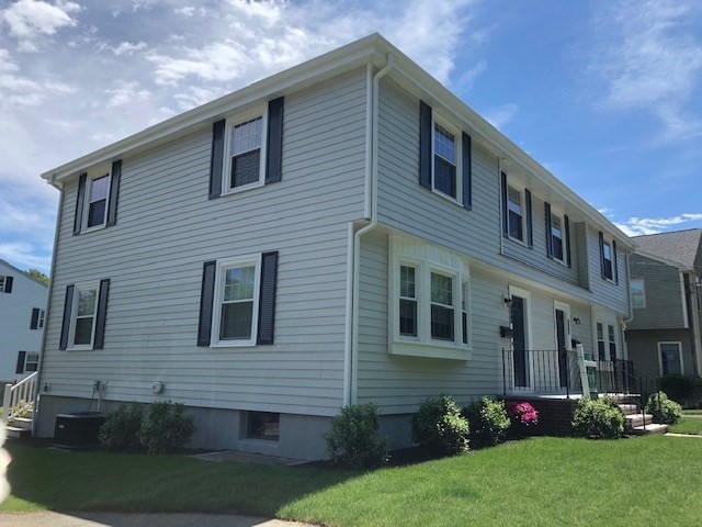 Click for 286 Lagrange St #286, Newton, MA slideshow