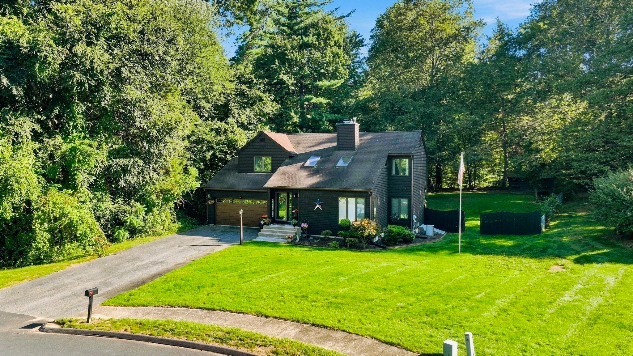 133 Cottonwood Ln, Agawam, MA Photo #1