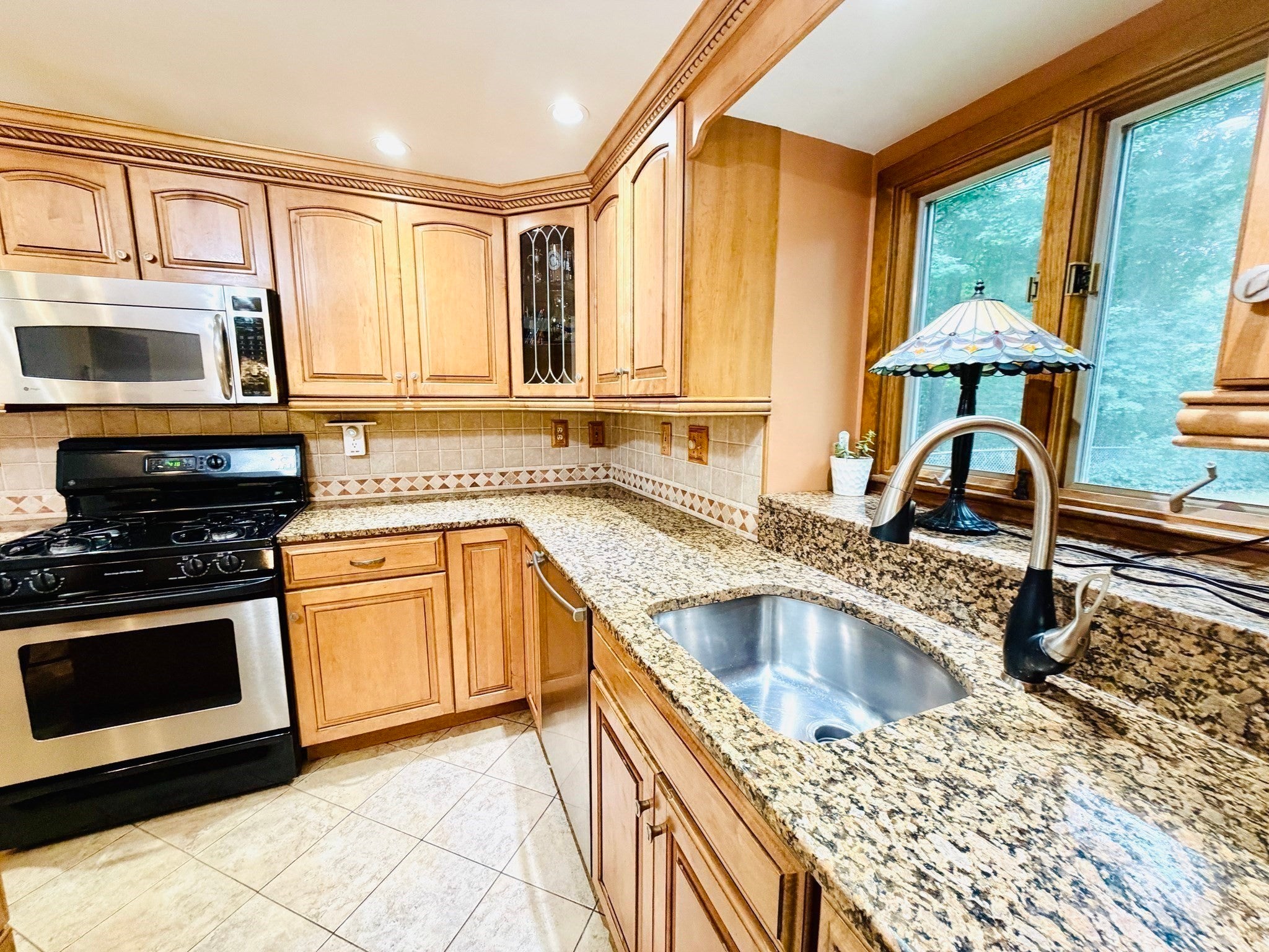133 Cottonwood Ln, Agawam, MA Photo #11