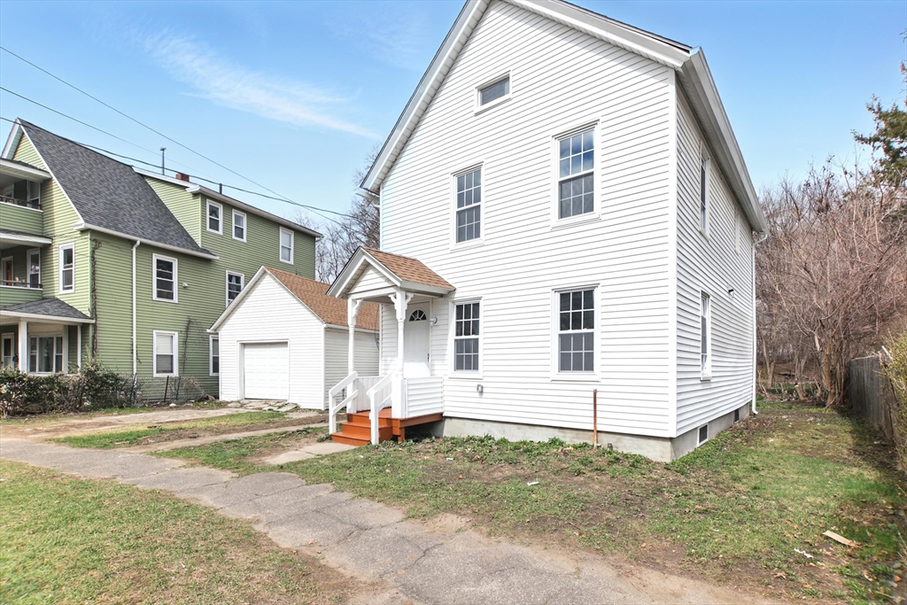 86 White St