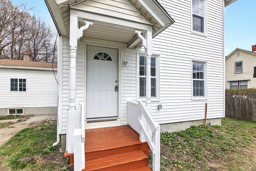 86 White St