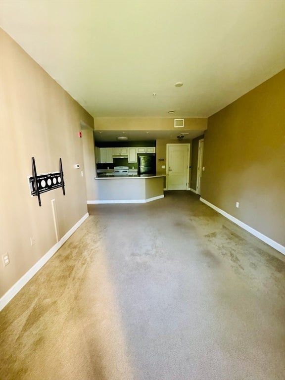 614 Pond St 1101