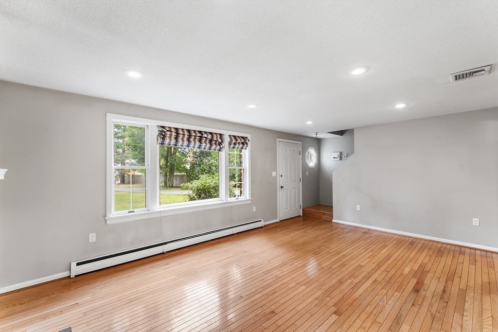 27 Quincy Ave 27